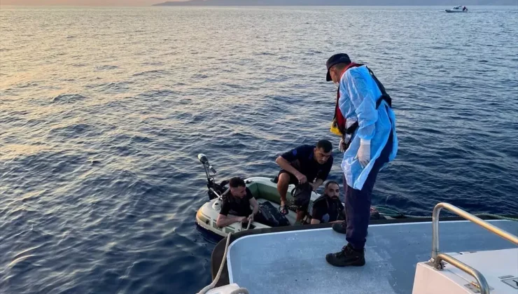 Çanakkale’de Motor Arızalı Bottaki Düzensiz Göçmenler Kurtarıldı